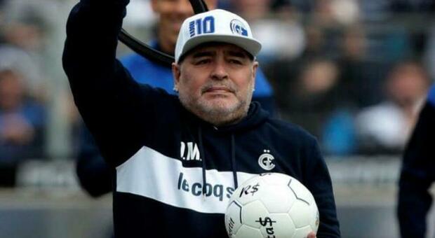 Maradona ricoverato per troppo stress: venerdì aveva lasciato la panchina
