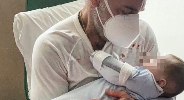 Gianluca Vacchi, paura per Blu Jerusalema: è stata operata «Non laverò mai la maglia col suo sangue»