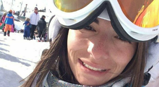 Laurea in economia, passione per la montagna: chi era Carlotta, la 27enne morta in Francia colpita da una persiana
