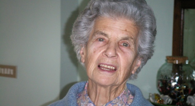 Pozzuoli, nonna Iva che compie 100 anni: ha vissuto le due guerre mondiali