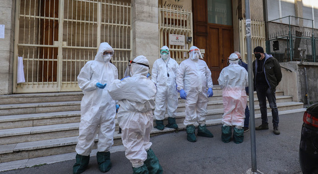 Coronavirus a Napoli, morti nell'ospizio focolaio: inchiesta sugli allarmi inascoltati
