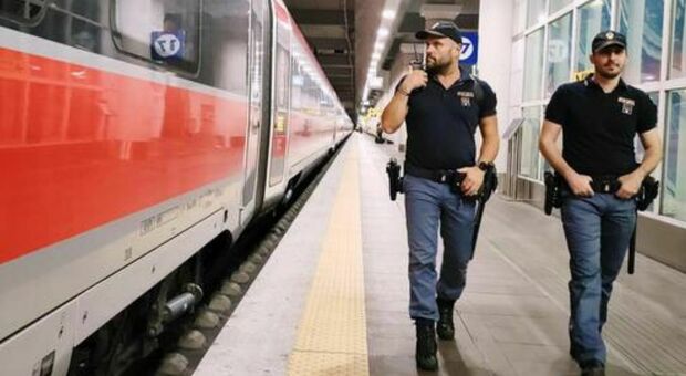 Ricercato per violenza sessuale, viene arrestato sul treno a Tarvisio