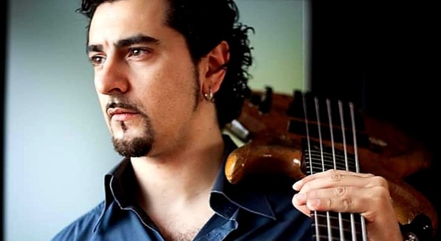 Il bassista ascolano Mario Guarini