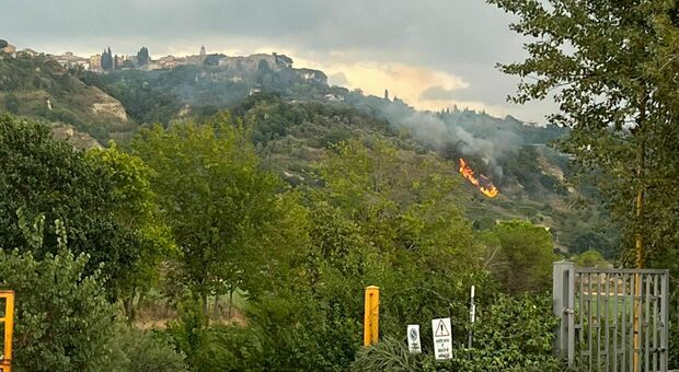 Fulmine provoca incendio a Magliano Sabina