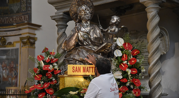 Salerno, il Covid ferma di nuovo la processione di San Matteo