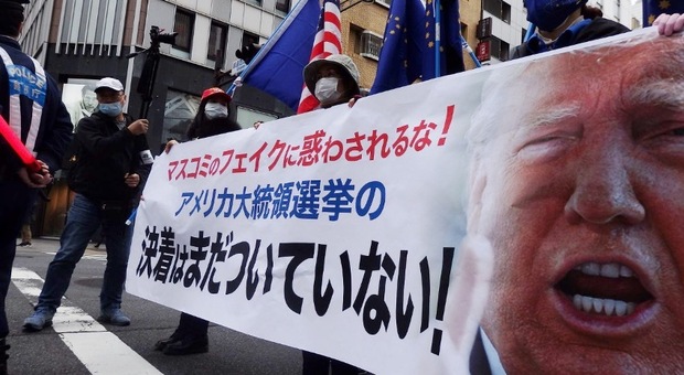 QAnon, il complottismo trumpiano in Giappone: la storia e il legame con gli Usa