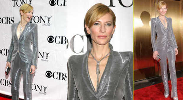 Cate Blanchett in total silver ai Tony Awards