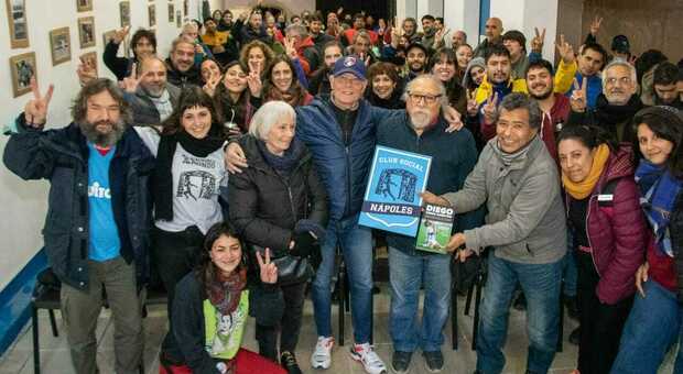 Maradona, apre a Buenos Aires il Club Social Napoli