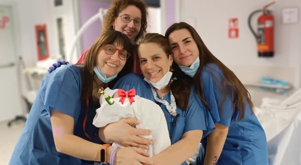 Nuove nascite 2023, la prima a venire alla luce in Veneto è Sara. Nata a Peschiera pochi minuti dopo la mezzanotte
