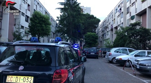 blitz antidroga a Tor Bella Monaca: arrestati 4 pusher, sequestrate 91 dosi di droga pesante