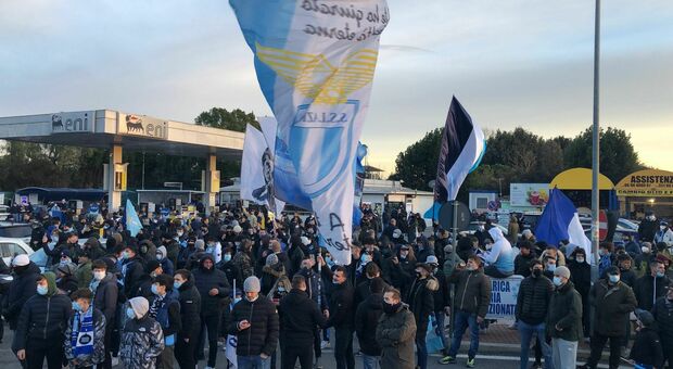 Lazio, tifosi a Formello per caricare la squadra prima del derby