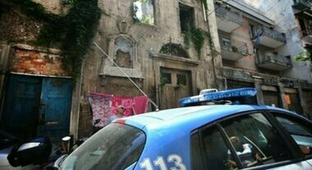 Napoli, operazione alto impatto al quartiere Mercato