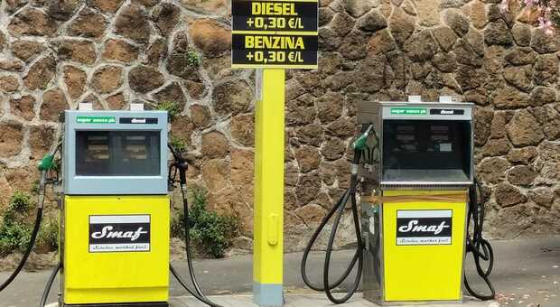 Benzina, quanto costa a Roma al servito? Prezzi più cari a Magliana, si risparmia al Prenestino. La mappa