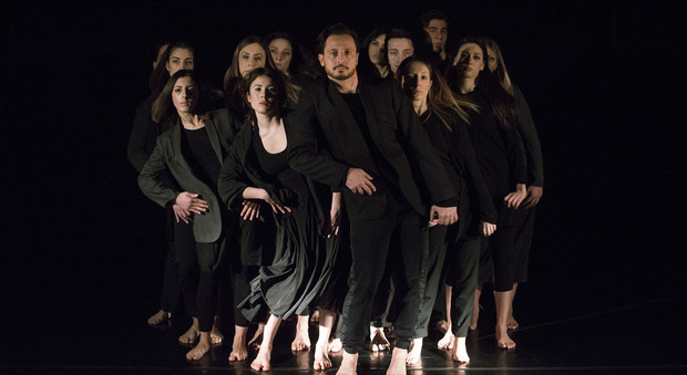 “Showup” al teatro Giuffrè di Battipaglia: la danza racconta l'Olocausto