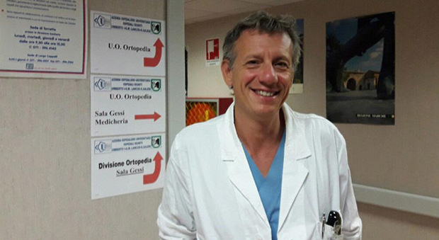 Il prof. Raffaele Pascarella, , direttore dell’Unità operativa di Ortopedia e Traumatologia dell’ospedale di Torrette