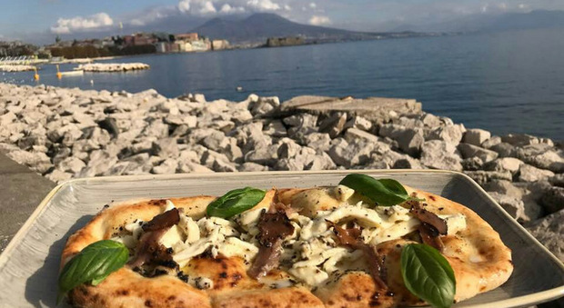 La pizza è una cartolina di Napoli