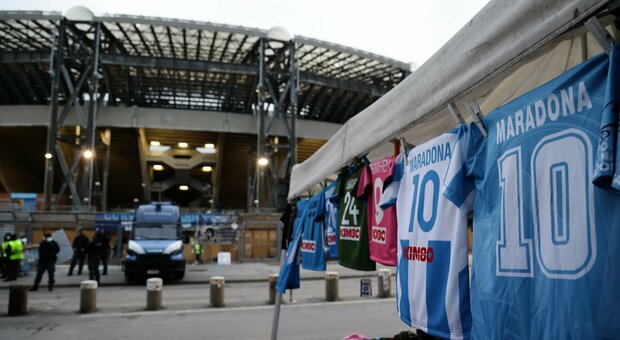 Esterno stadio Diego Armando Maradona, Napoli