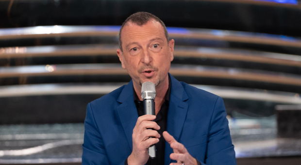 Sanremo 2022, Amadeus: «Tutto il podio dei Giovani andrà al Festival: i Big saranno 25»