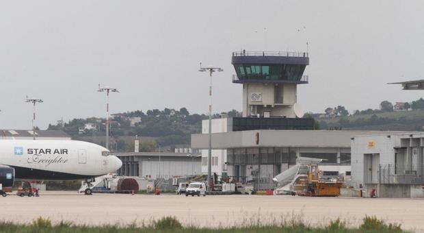 L'improbabile gigantismo dell'aeroporto di Falconara