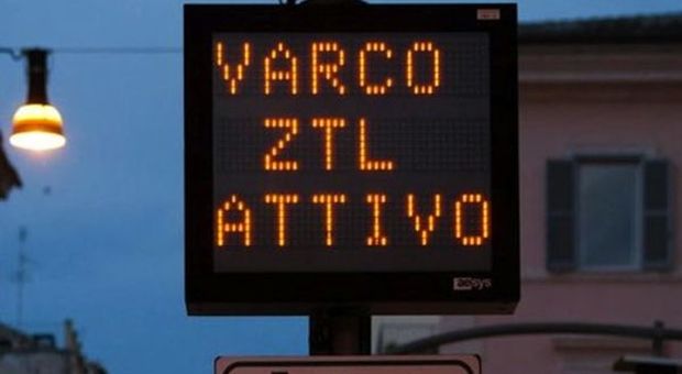 Milano, attivi i divieti nell'Area B: Ztl anti-inquinamento più grande d'Italia