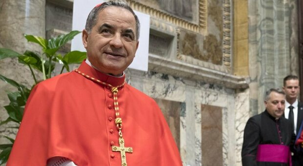 Vaticano, Becciu licenziato dal Papa: «Sconvolto, ma obbedisco»
