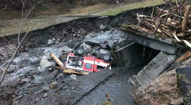 Il camion caduto nel ponte crollato a Gosaldo