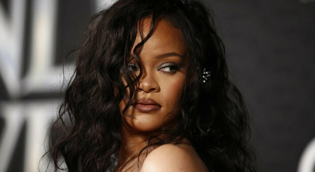 Rihanna criticata per la sua esibizione live in India: «È una truffatrice», di mezzo un cachet da 6 milioni di dollari