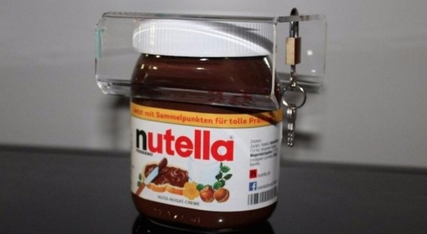 Ecco l'antifurto per non farsi rubare la Nutella: "Su eBay già venduti oltre mille pezzi"