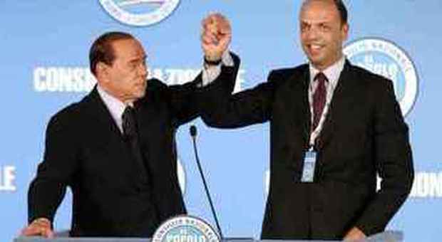 Berlusconi e Alfano (foto Pier Paolo Cito - Ap)