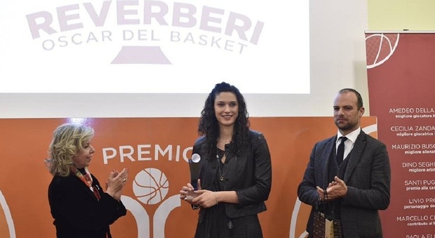 Cecilia Zadalasini riceve il premio Reverberi-Oscar del Basket
