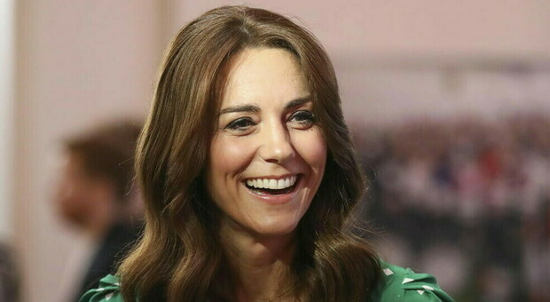Kate Middleton vuole un altro figlio: «William è sempre molto preoccupato quando incontro un neonato...»