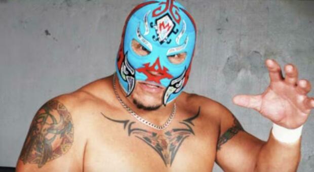 Rey Mysterio - Figure 1