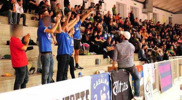 Volley, denunciati due tifosi per danneggiamenti al palas di Urbino