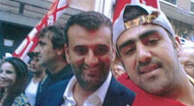 Bari, uno dei fermati per terrorismo aveva nel telefono un selfie col sindaco. Sul profilo Facebook di un altro, invece, una foto del capo dell'Isis