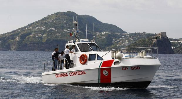 Estate sicura, task force della guardia costiera in Campania: c'è anche un elicottero