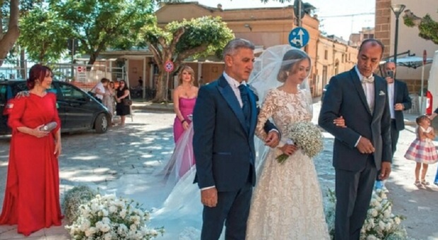 Scambiate in culla nel 1998, una delle due «Sorelle per sempre» si sposa (e c'è anche l'altra): il matrimonio di Caterina Alagna