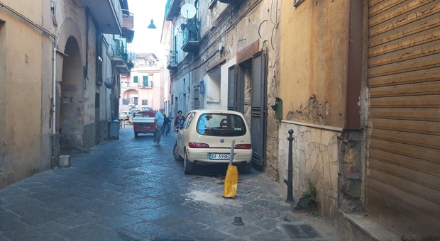 Minori non si fermano all'alt dei carabinieri, folle inseguimento per le strade di due comuni nel Napoletano