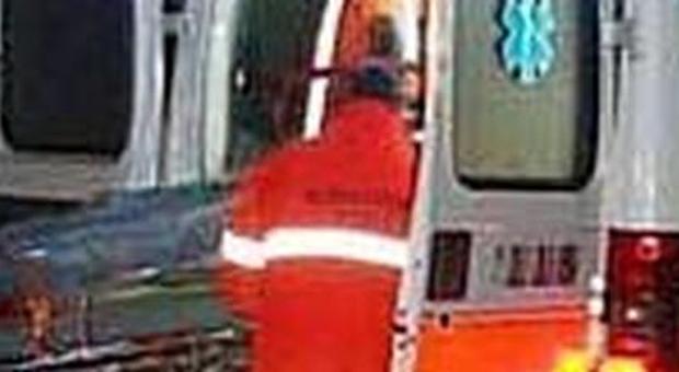 Fano, trovato in un lago di sangue: ingegnere 50enne muore in ospedale