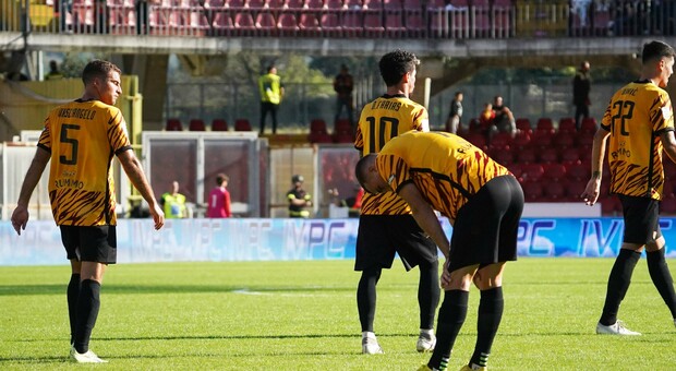 Benevento, arriva la tegola Covid: due giocatori positivi in isolamento