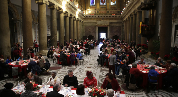 Natale, in 300 al pranzo della Comunità di Sant'Egidio a Santa Maria in Trastevere
