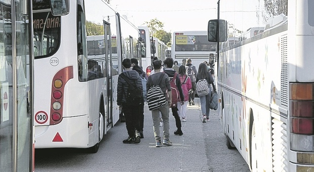 Sant'Elpidio a Mare, scatta la maxi chiusura Covid a scuola: a casa più di 200 ragazzi