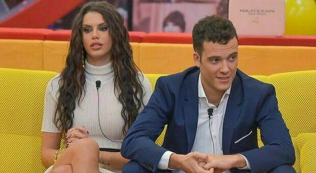 Antonella Fiordelisi e Edoardo Donnamaria sorpresi mentre fanno sesso al GfVip: «I movimenti erano una cosa sta coperta che faceva »