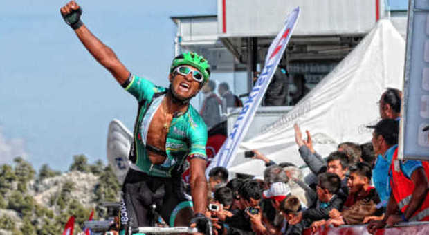 Behrame, eritreo, 23 anni, è il primo corridore di colore al Giro d'Italia di Gabriele De Bari