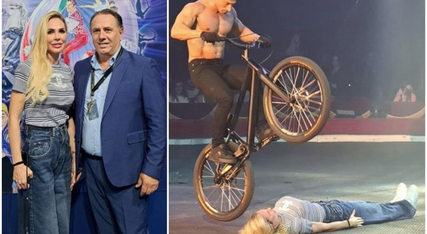 Ilary al circo, protagonista di un numero da brividi: l'acrobata le salta sopra con la bicicletta, Isabel col fiato sospeso FOTO