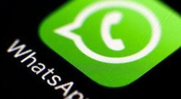 Whatsapp down, bloccata per un'ora l'app di messaggi