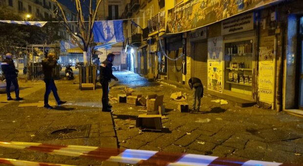 Napoli, festa scudetto: auto travolge pedoni sul marciapiede, grave una ragazza di vent'anni
