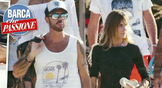 Eleonora Pedron e Tommy Vee in barca a Ibiza