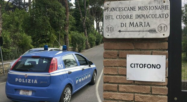 Cuoca stuprata nella mensa della scuola e rinchiusa in uno stanzino: Roma, choc al Torrino