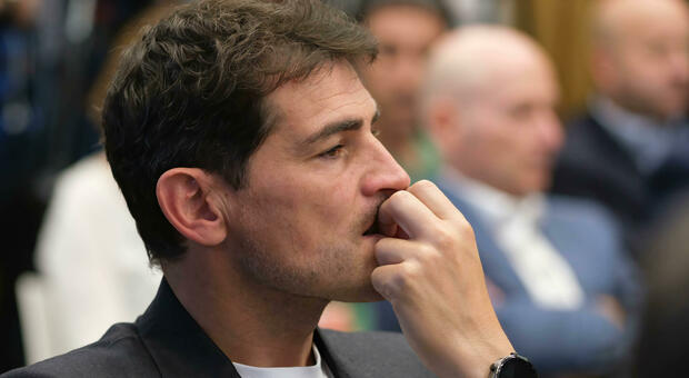 Iker Casillas sbotta su Twitter: «Tu vivi, c***o!». Ecco cosa è successo