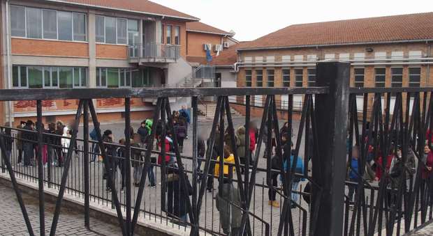 Una scuola evacuata a Terni